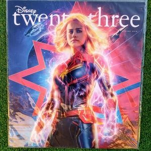 DISNEY TWENTY-THREE 2019 Magazine-Captain Marvel w/ Patch&Poster+Dumbo+Stan Lee